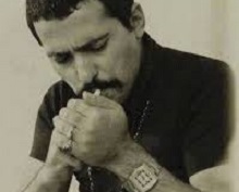 این غریبه کیه از من چی میخواد فرهاد